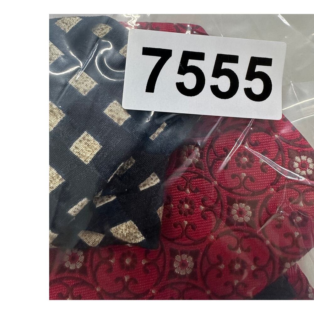 Lot of 2 Mens Neck Ties Georgio Armani and Adolfo Patterned - Picture 10 of 10